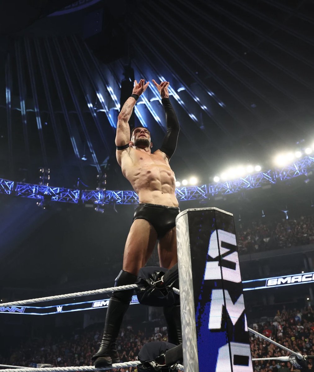 FinnBalor's tweet photo. The last 10 years have been the adventure of a lifetime. 
Bálor Club, thank you for always sticking with me, I hear you, and WE ARE SO CLOSE #summerslam #LetsGoBalor https://t.co/3VdVArVNc4
