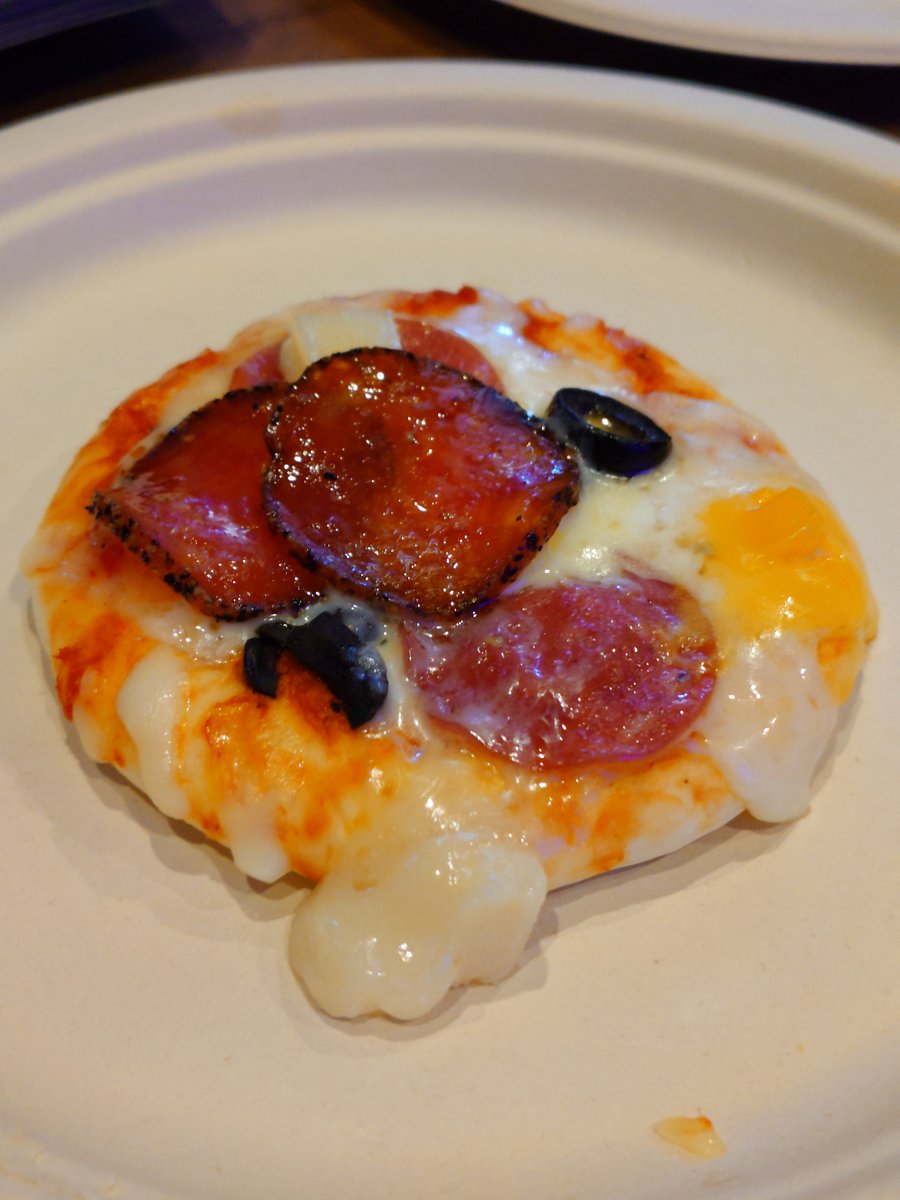 goriling's tweet photo. ぎるてぃー！🍕 https://t.co/Z8jJyifQTN