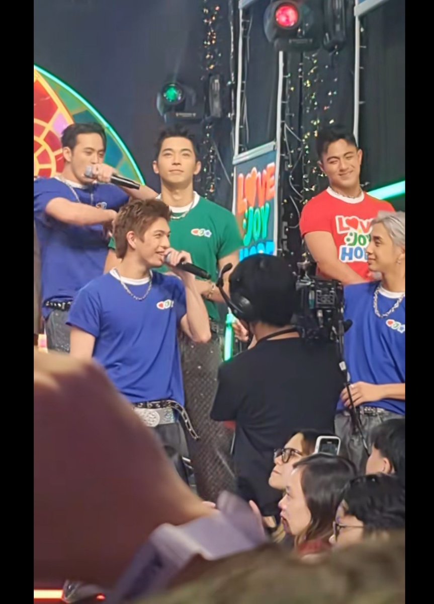 GeminiLemoncito's tweet photo. @BGYOtrendsofc @bgyo_ph MikNate staring lovingly to each other, so rare and so cute!

BGYO SUBLIAN DOMINATION
#BGYO @bgyo_ph https://t.co/QivYYc1ys1