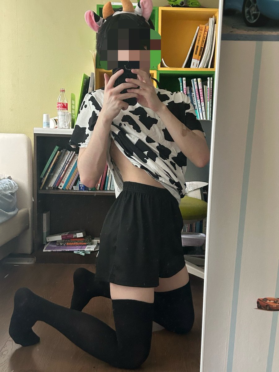 friuit000's tweet photo. 짠 젖소 옷도 샀어요
#femboy #보추 https://t.co/Gbe4XFa2sP