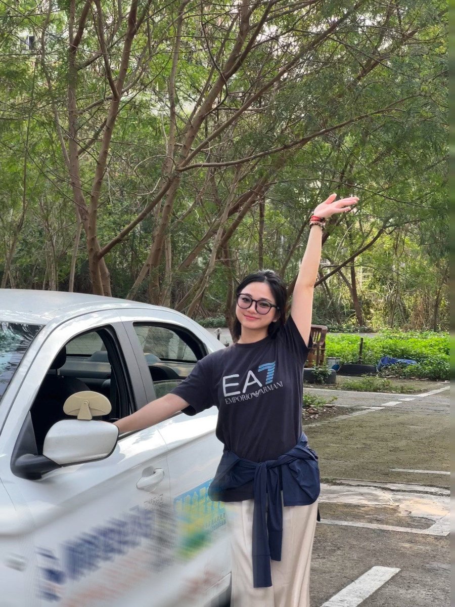 MeganWeisbwa's tweet photo. Just aced my driving test! 3 months of parallel parking fails, instructor’s sighs, and finally— freedom to hit the road alone! https://t.co/8NKjvXDvwq