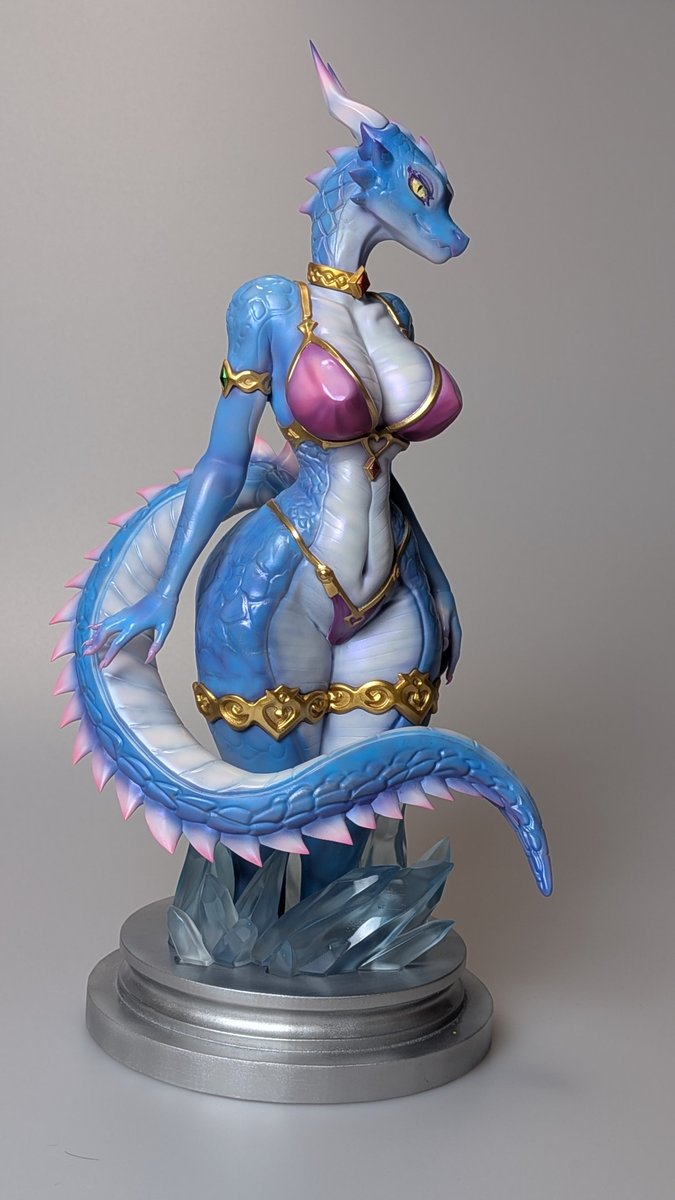 SoulGainEXT's tweet photo. Dragon modeled by @vikava3d, finished !
塗装楽しかった！でも撮影苦手ですT T

#furry 
#メスケモ 
#ガレージキット https://t.co/j7cZYG6zXK
