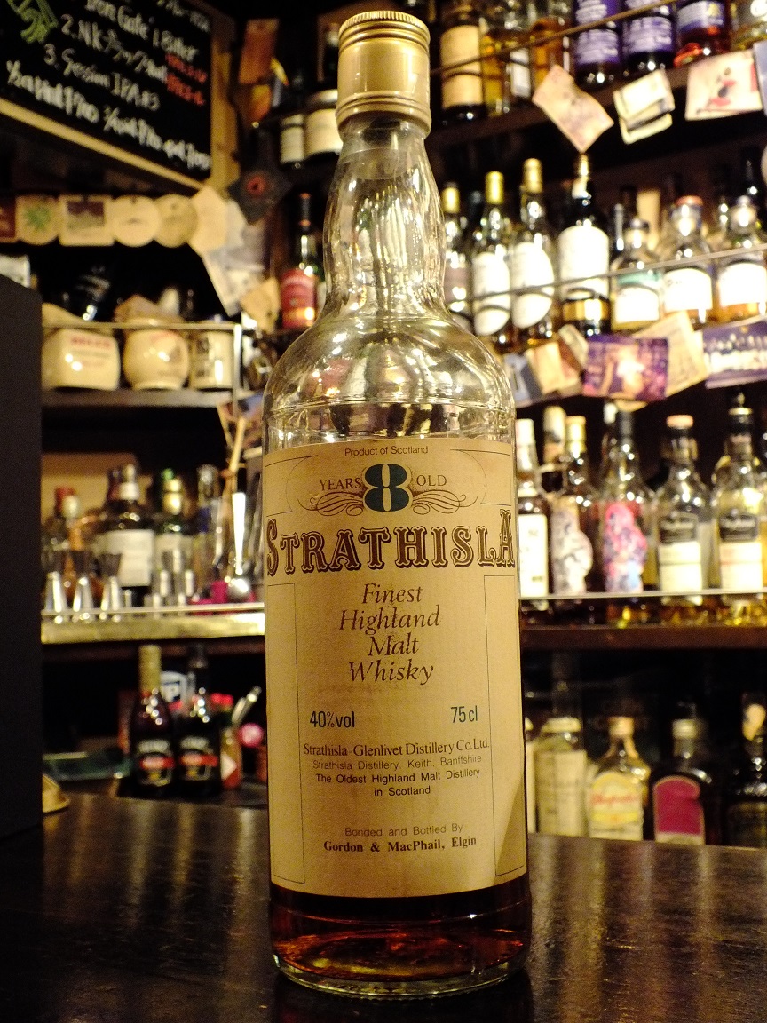 caskandstill's tweet photo. 本日のお買い得 #ウィスキー
80年代英国流通状態良好
8年ながら昔日のGMシェリー風味が楽しめます。
#STRATHISLA 8 y.o 40%
Gordon & MacPhail
今日だけ価格¥3,850
#西川口 #BAR #川口 #鳩ケ谷 #さいたま #埼玉 #戸田 #蕨 #バー #caskandstill #ワイン #リアルエール #whisky #オールドボトル https://t.co/ow4CTkITQd