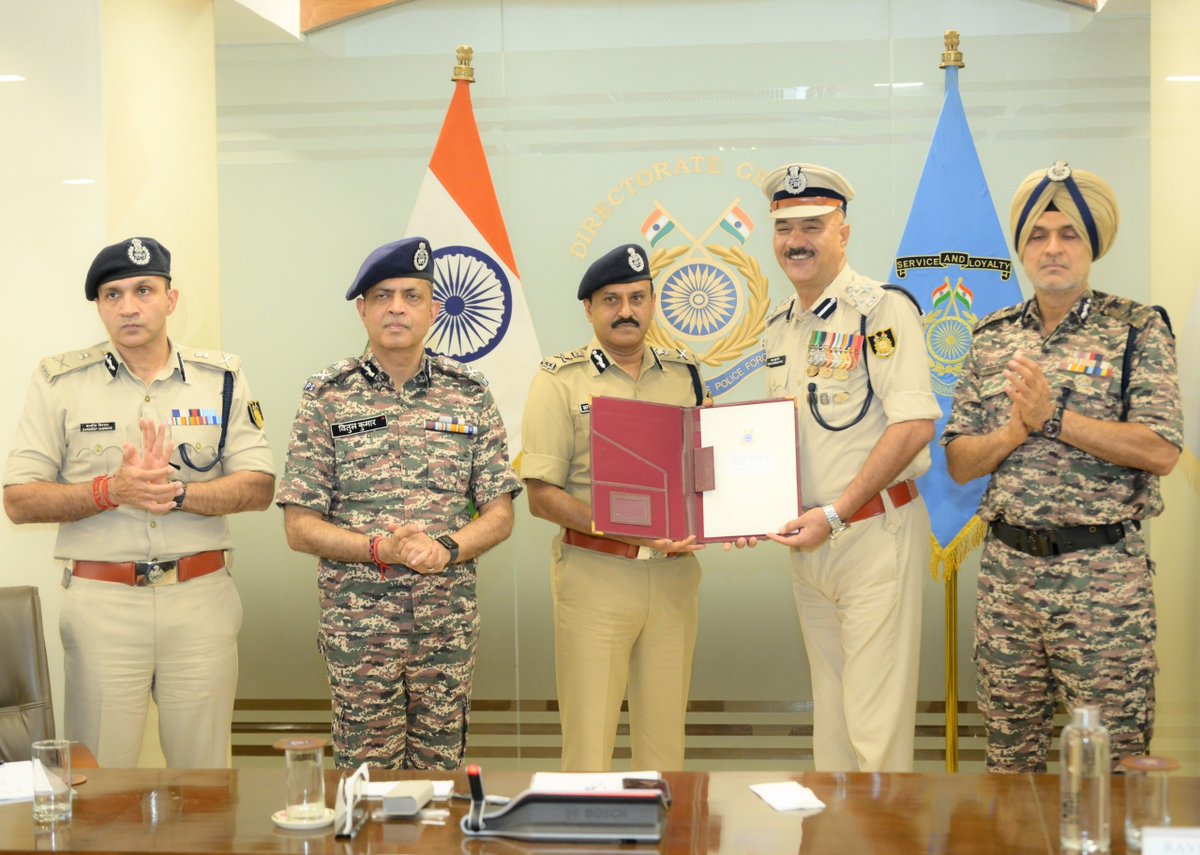 crpfindia's tweet photo. At FHQ, DG #CRPF, Shri @gpsinghips and the senior officials bid a proud farewell to Shri Bharat Bhushan Vaid, DIG, Central Sector, on his superannuation after 34 years of exemplary service to the Nation.
Joining the Force in 1992 as an Assistant Commandant (23rd Batch DAGO), he rendered distinguished service in diverse operational and administrative assignments across the country, including the Director, NDRF Academy, Nagpur. His exceptional dedication was recognized with the Vishisht Seva Padak.

The #CRPF family conveys its sincere appreciation for his invaluable contributions and wishes him continued good health, happiness and success in the years ahead.

#NationFirst
#Vandematram150 
#MissionNaxalMuktBharat2026
@gpsinghips
@crpf_j
@CentralZoneCrpf
@northeast_zone
@southzone_hyd