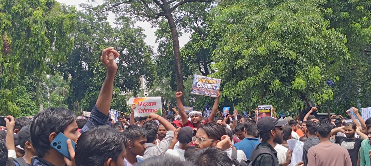 prashan22767366's tweet photo. मै भी telegram से इस्तीफा नहीं दे पा रहा हु 

कही मै धर्मेंद्र प्रधान तो नहीं 😂😂

Protest at Prayagraj Girjaghar
@SauravDassss 
@AshutoshRanka 
@Abhinav_Pan 
#cjp 
#protest https://t.co/GrxmtW3xr1