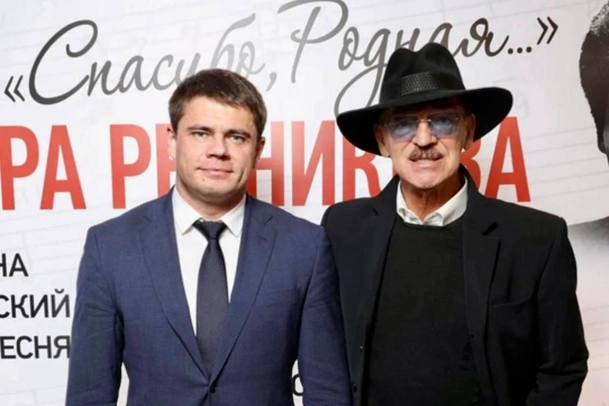 ZubastyCat's tweet photo. Депутат Боярский за один день накупил недвижимости почти на 1 млрд рублей. Это следует из его декларации. 20 июня 2025г Боярский приобрел 6 земельных участков в Санкт-Петербурге общей стоимостью ₽985 244 834,5.Совокупный доход Боярского и супруги за 3г до покупки - 53,7млн. https://t.co/KSPy57Vy5R