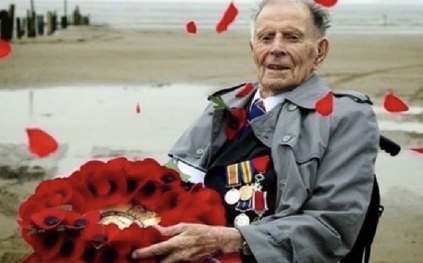 FXMC1957's tweet photo. 25 July 2009. Henry Patch died (aged 111). He was the last surviving combat soldier of the First World War from any country and he became widely known as: “The Last Fighting Tommy.” https://t.co/uE5ygUfWxG