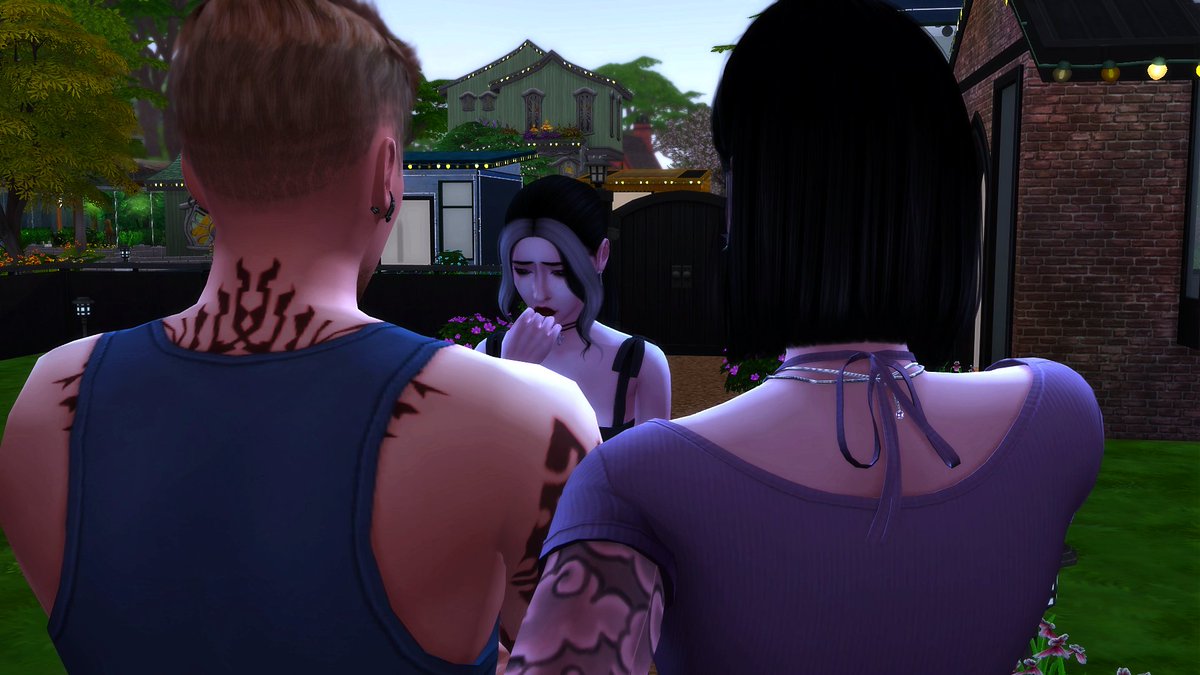 TikiSimmer's tweet photo. Hola!! Acá Gema!! Pues les cuento que mi media hermana Raven vino a vivir con nosotros, no sabría decir que pasó en su casa con su mamá pero mejor que esté acá con nosotros. Le hicimos un cuarto super su estilo y está muy tranquila.

#thesims4 #sims4 #tinytown #retossims4 https://t.co/GGDpkOKhTj