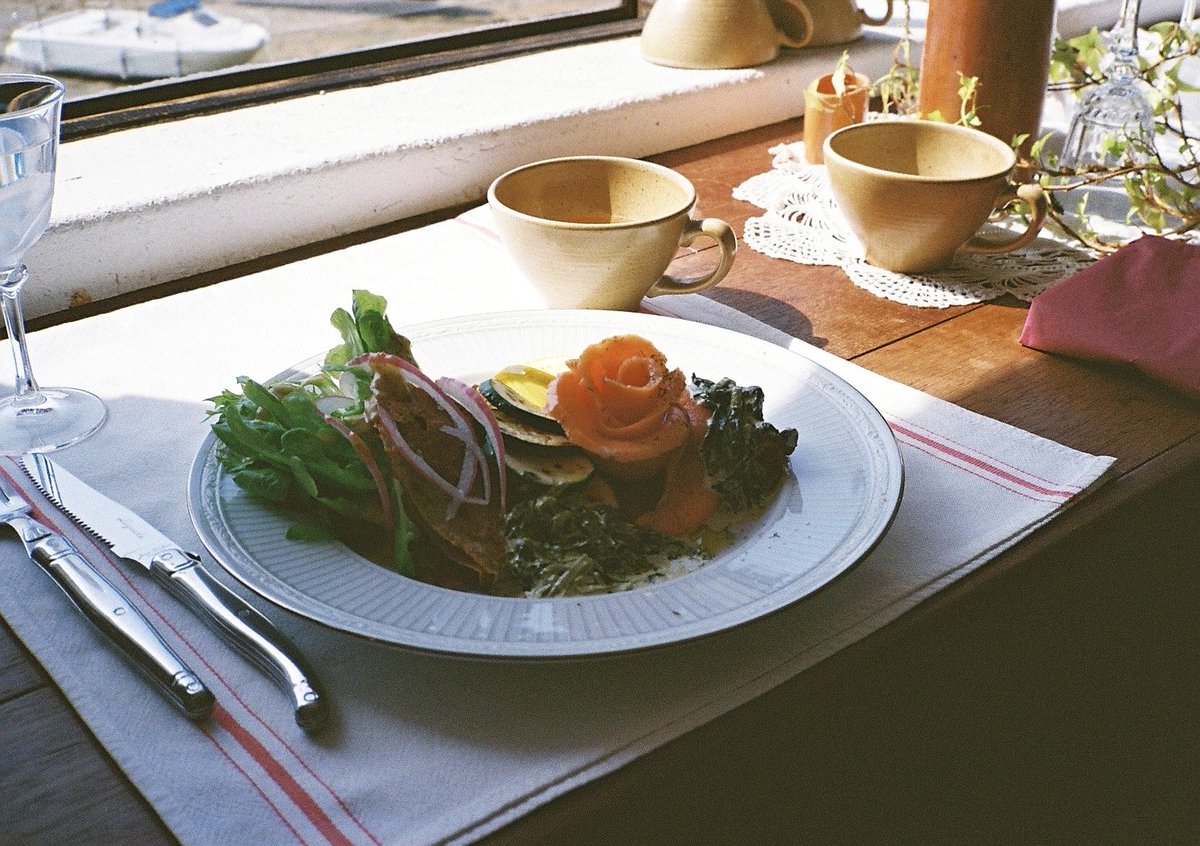 broccoliLABO's tweet photo. Les Dix-Sept Bateaux
尾道向島の海辺にある素敵なお店
海を眺めながら食べたガレット、ものすごく美味しかった
もう一度、行きたい https://t.co/lY95kQZOlJ