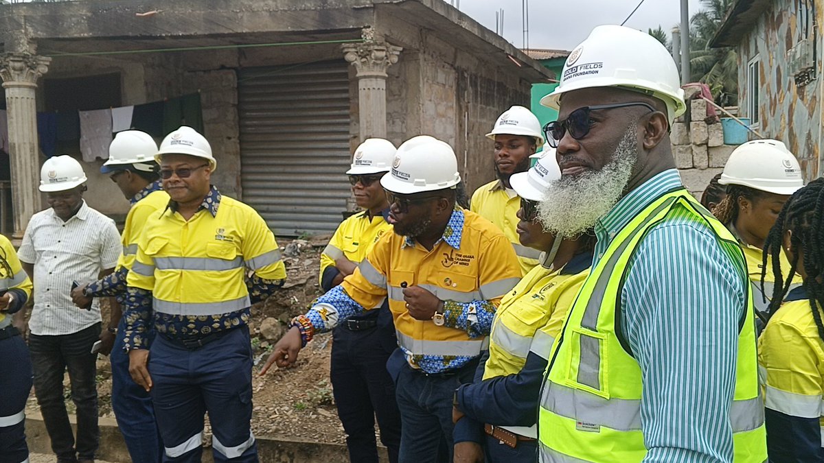 Eben_cobbinah's tweet photo. As part of our commitment to quality service delivery in the Tarkwa Nsuaem Municipality, I joined Hon. @Issah_Taylor, MP, the CEO of the @GChamberofMines, Ing. Kenneth Ashigbeh, and the @GoldFields_LTD  team to inspect the ongoing Budo City–Bogoso Junction Road construction. https://t.co/kAti2VBuZR