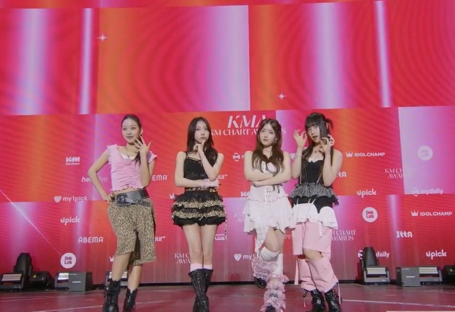 Kimbehley's tweet photo. VVUP KMA Red Carpet 🤩 https://t.co/pTQbrXlv1n