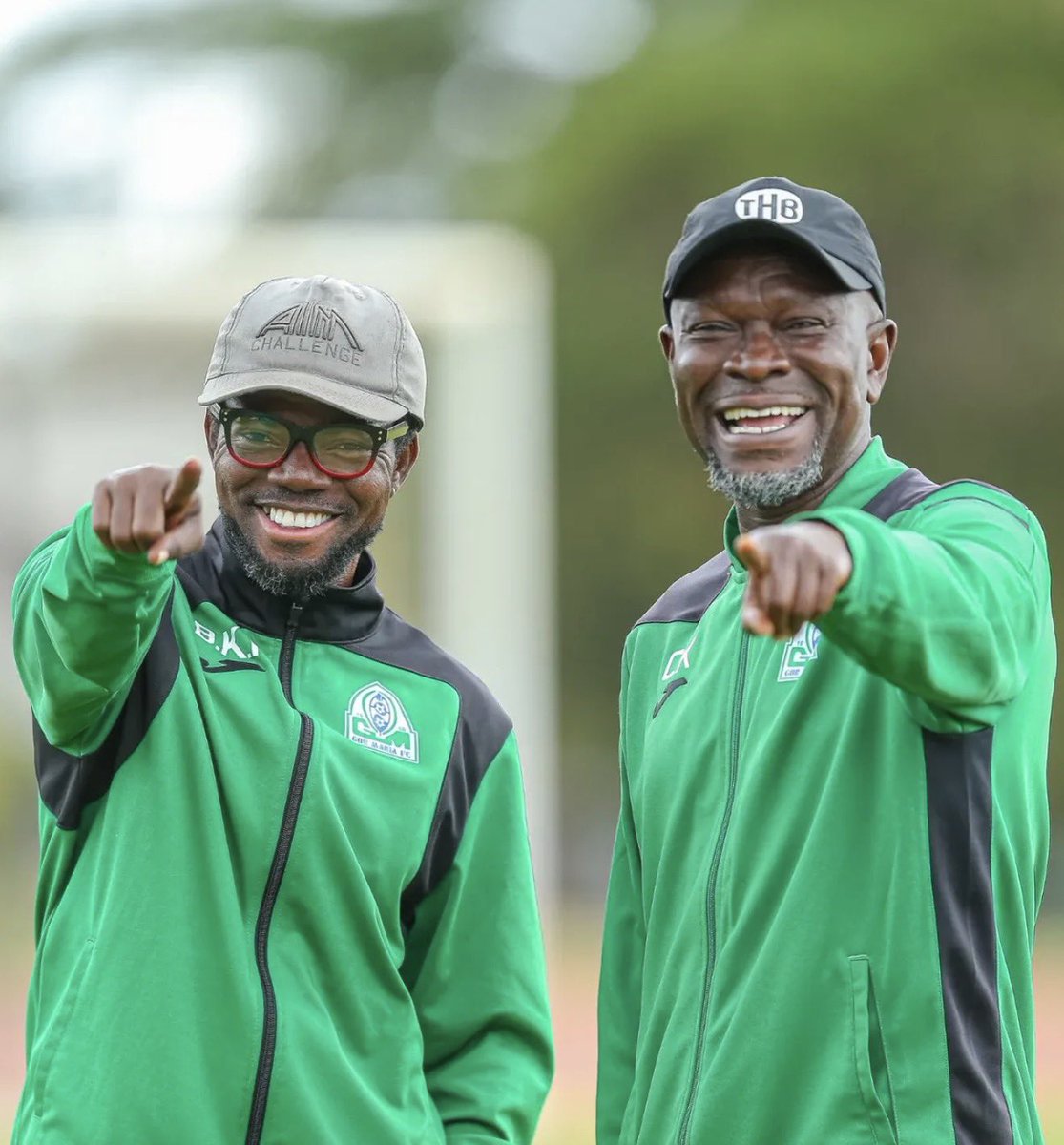 imfuraluc01's tweet photo. #CECAFAKAGAMECUP 

Umutoza wa Gor Mahia Charles Akonnor avuga ko bari biyemeje Kotsa igitutu APR FC mu kibuga hagati, ubundi, bakayisatira bakoresheje abakinnyi bo ku mpande, kuko mu mashusho yari amaze ukwezi areba, yabonaga ko uyishyizeho igitutu yatakaza imipira. 

UKO YABITEGUYE NGO NIKO BYAGENZE! 

@BBKIGALIFM 89.7 FM