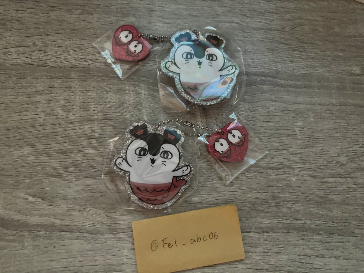 Fel_abc06's tweet photo. 【交換】ちいかわ ラメアクリルキーホルダー

譲:セイレーン2
求:日焼けトリオ1、うさぎ（ハイヤッハー）1

郵送または札幌手渡しです。 https://t.co/pULU3ZyWeA