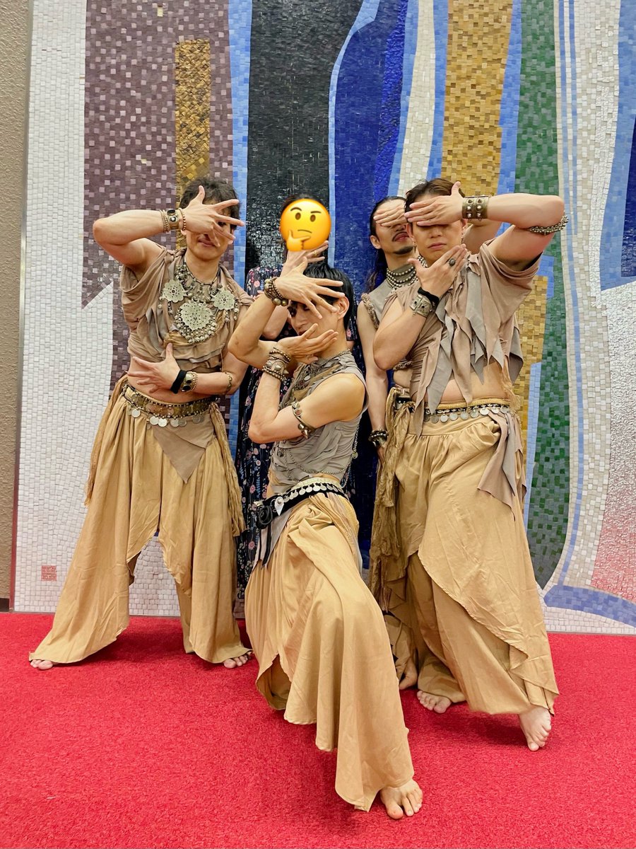 uramugen's tweet photo. 「全員顔隠せばいいのか💡」

と言われて「なんか違う」って声に出ました。
かわいいあぽろめんの皆様 https://t.co/vlqey76JCv