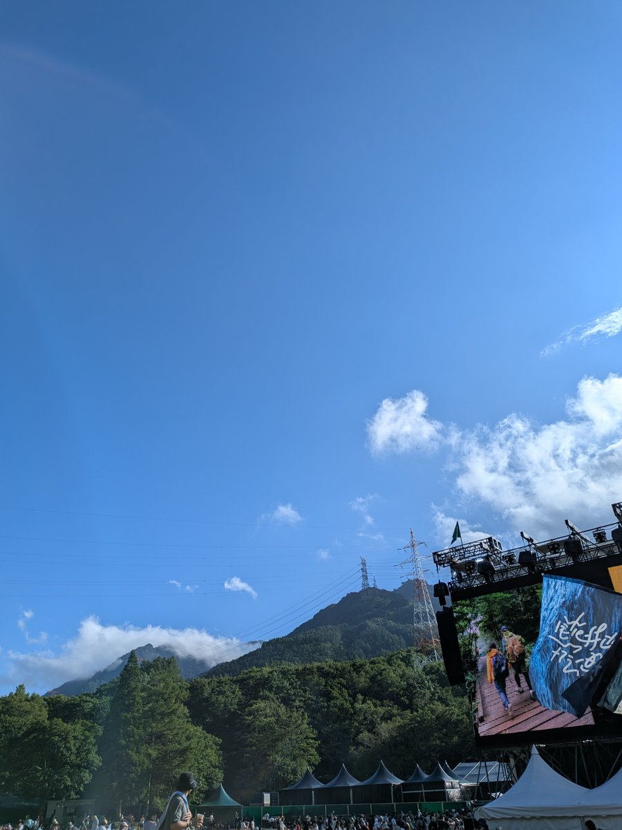 festimetable's tweet photo. 毎朝ピラミッドガーデンにいくのが習慣になってたけど今日は行けなかった… 朝雨久しぶりでした
でもこうなるってわかってたよ https://t.co/BDdhmPtaUt