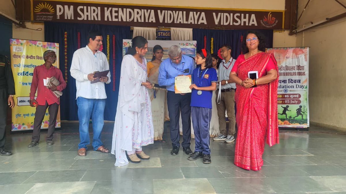 kvvidisha's tweet photo. PM SHRI KV VIDISHA celebrated its foundation day. Glimpses of the foundation day
@kvs_bhopal @KVS_HQ https://t.co/aRpOtLJus9