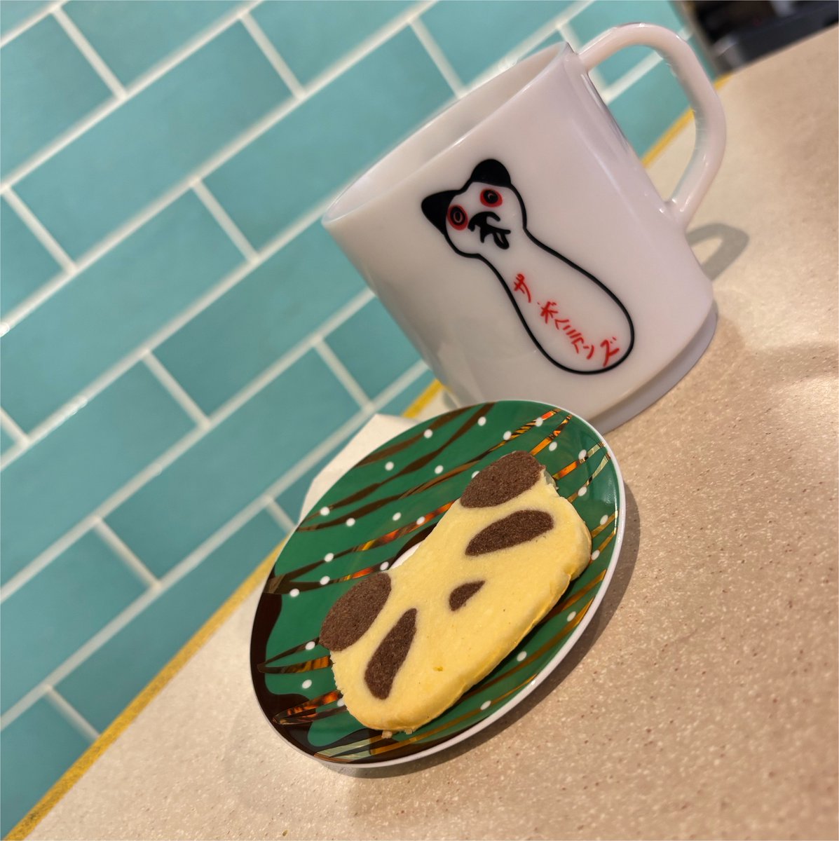 TOPBEATCLUB's tweet photo. 数量限定ですが、パンダクッキーをカフェにて販売中です！店内喫食のみです☕*° https://t.co/mXFgFGiv6o