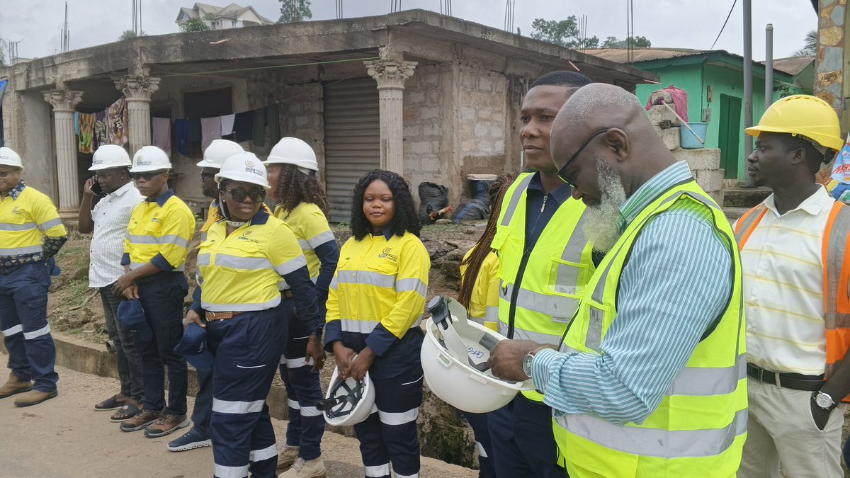 Eben_cobbinah's tweet photo. As we await the start of the newly awarded Tarkwa Inner Roads Project championed by Hon. @Issah_Taylor, we remain committed to its timely completion.
We thank all stakeholders, especially the Gold Fields Ghana Foundation, for supporting Tarkwa Nsuaem as a thriving investment hub. https://t.co/OUsAb5mxNz