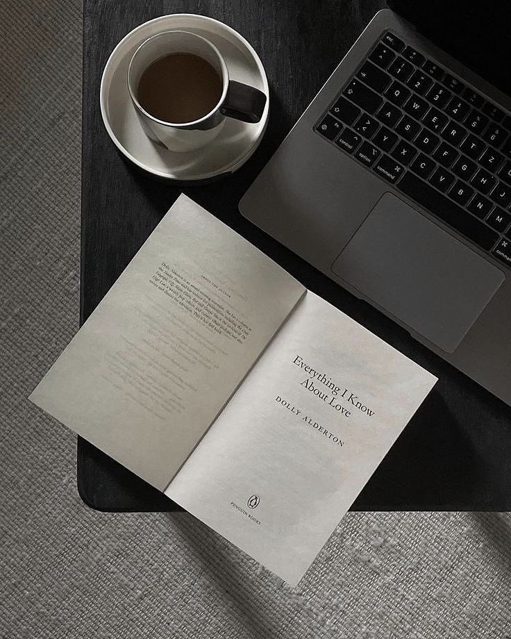 Elyvanaa's tweet photo. reading is your therapy. https://t.co/KWdAbrbfpi
