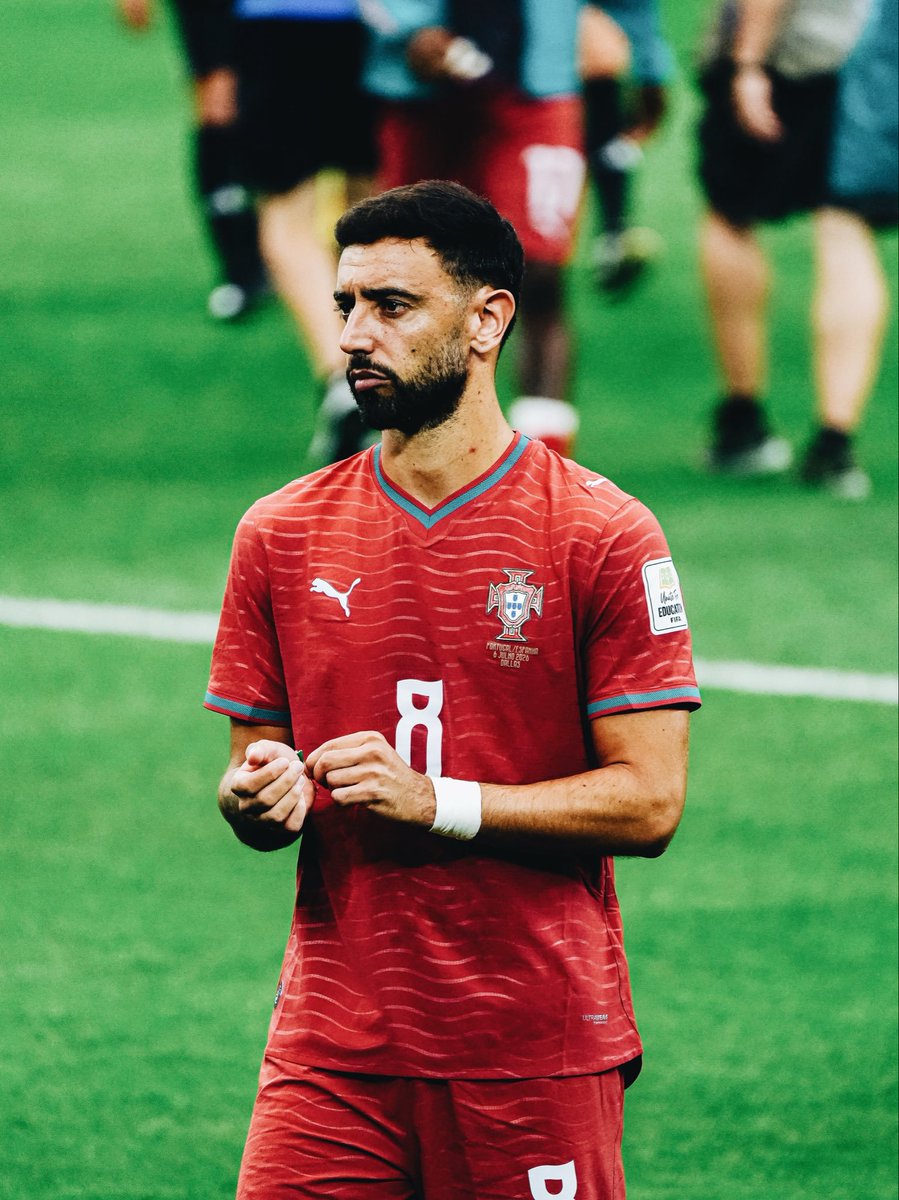 KingReal8utd's tweet photo. Every manager Manchester United have had since Ole Gunnar Solskjær to Michael Carrick — has rated Bruno Fernandes highly. 

The reason is clear: when he is absent, the team struggles badly. We can't even win two straight games without him in the team. Six different managers cannot all be “dependent” on one player if that player is somehow a "problem". That logic simply makes you look stupid.

I like the direction Michael Carrick is taking with a more possession-based approach. Bruno is central to making it work. He is the architect of so much of our play. Without him, the structure and creativity drop off sharply.

Criticising the club’s most consistent and influential player of the last six years does not make a strong argument. It usually just makes the critic look foolish.