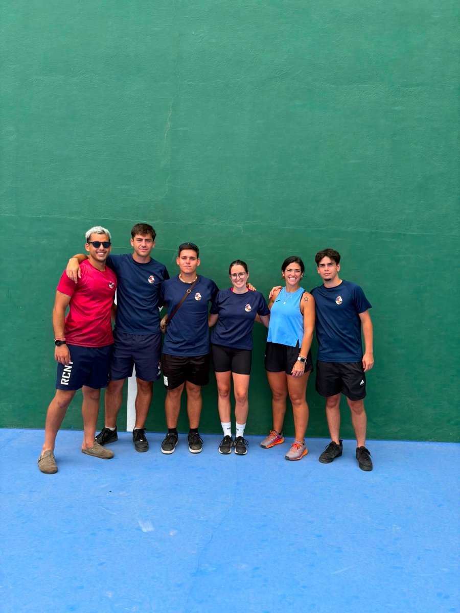 RCNTenerife's tweet photo. 🏆 Gran Premio Nacional de Frontenis en Torrent
Nuestra expedición del RCNT (4 jugadores + 5 jugadoras) compitió en Torrent (Valencia), una de las citas más importantes del calendario nacional 🇪🇸
#RCNT #Frontenis https://t.co/po43MguzpF