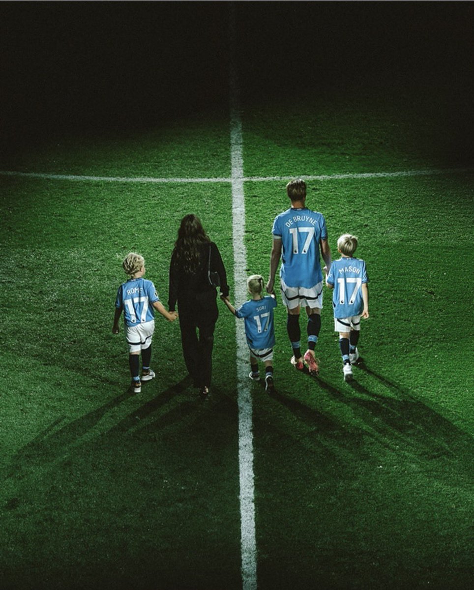 raducrisanx's tweet photo. He’ll never be him. 

Never again. 

He’ll never have a statue, he’ll never have the tears of millions, he’ll never have the tears of the greatest of all time, he’ll never have his name sang across the Etihad until it shakes the very paint of the seats. 

He’ll be just another Madrid player.