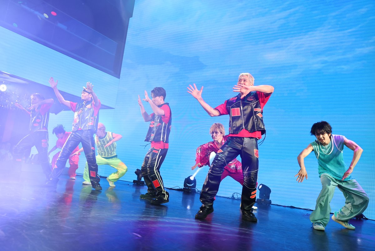 crazymuscle_jp's tweet photo. 【CRAZY FRAME #11】

大道具は、マッチョたち。
《開催中！》7/23(木)〜26(日) 全10公演
日本最大級の筋肉エンターテインメントショー。

20時公演、まだ間に合います！
⚠️当日券は会場受付にて販売中！

📍座・グラン東京（東京・新橋）
🎫明日の千秋楽チケットはこちら
 https://t.co/x7mO6vhNCN

@takapon_jp