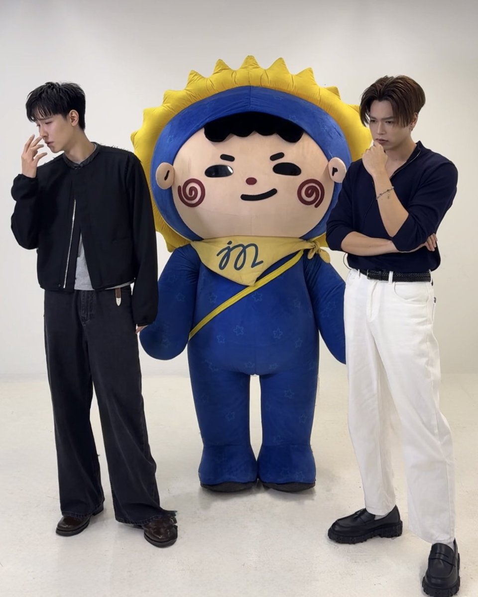 Onemorning8's tweet photo. Personal information ครอบครัวศรีอาริยะรุ่งเรืองตรัยรัตนยนต์

ปณชัย (จูเนียร์)   23 ตุลาคม พ.ศ. 2539  - ราศีตุล
จิรันธนิน (มาร์ค) 15 มิถุนายน พ.ศ. 2540 - ราศีเมถุน
ปณธนิน (จัมโม่)  16 มีนาคม พ.ศ. 2568  - ราศีมีน

#juniormark  #junniorrs #markjrtn #jummo https://t.co/egIsoeDar2