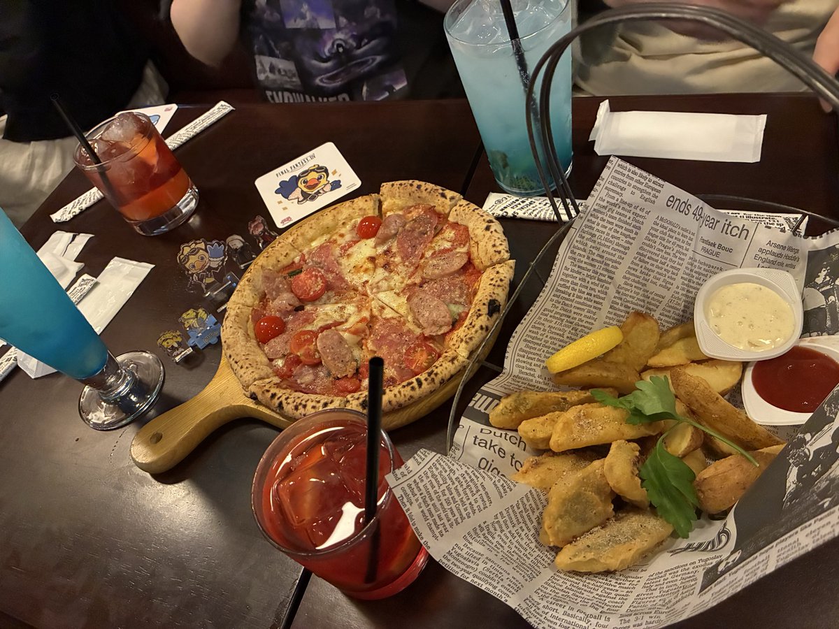 soleil_source's tweet photo. いやピザ食べすぎ🍕🍕🍕🍕 https://t.co/3qbplF7DiR