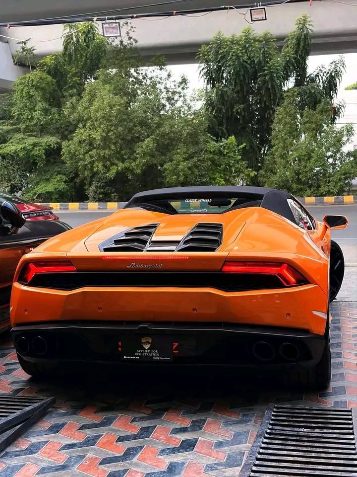 Sajviews_'s tweet photo. Lamborghini Huracán Spyder!🇵🇰
Soon to be seen on the streets of Sukkur!
#lambo #huracanspyder #saj #sajviews https://t.co/krWaK2oP3W