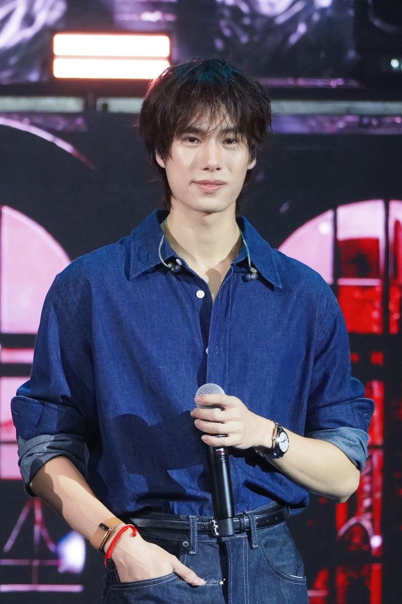 witsppw's tweet photo. พุจิ๋วตัวเท่านี้เอง 🤏🏻🥺 #phuwintang 

#PondPhuwinRendezvousInVietnam https://t.co/5QsNRsIa4e