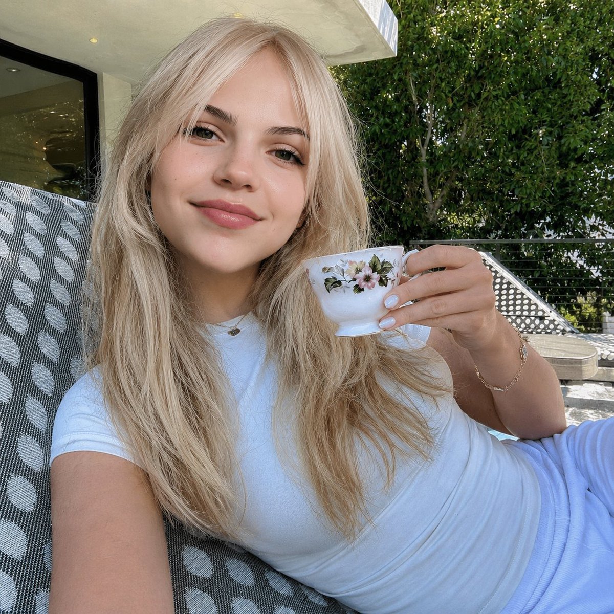 RoniMendesRP's tweet photo. ALGUIEN PARA ROLEAR? GRACIAS , puede ser por tl post privado PERO ROL TRAMAS Y QUE PASEN COSAS ME ABURROOOOOOOOOOOOOOOO https://t.co/7WUA4QBstB