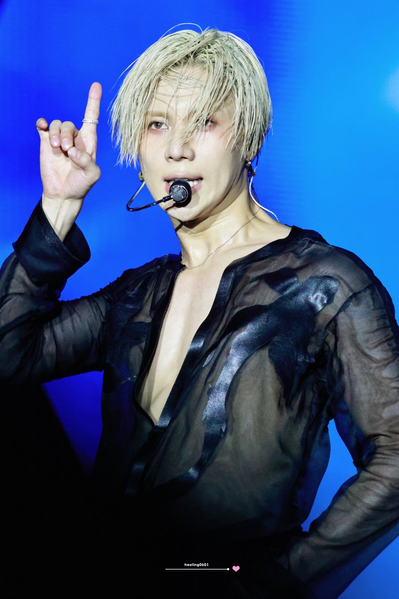 healing0601's tweet photo. 260724 태민 워터밤💛

🖤

#TAEMIN #태민 #テミン 
#SHINee #샤이니 https://t.co/TXwdNkGAJV