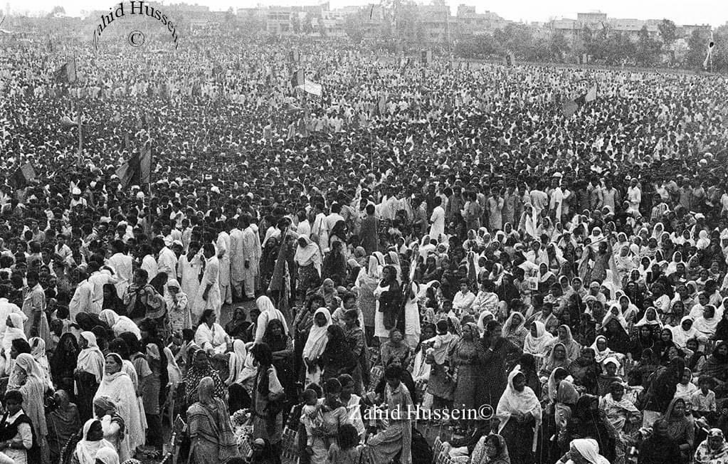 BhuttoMaryam's tweet photo. Lahore witnessed one of the biggest political jalsas ever—in broad daylight. 💘 #LahoreWithPPP https://t.co/lvZf9JPaiO