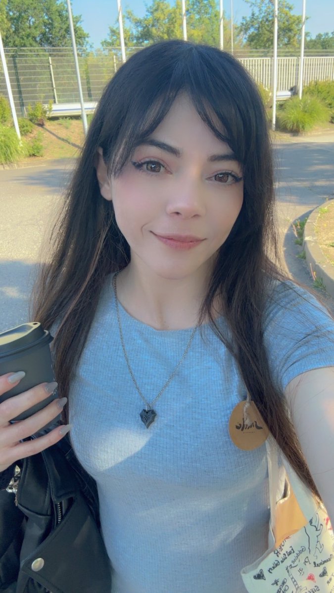 gg_saori's tweet photo. EU Fanfest Day 1 ✨
I am so excited!!!
Come say hi if you see me ^^
#FFXIV #FFXIVFANFEST #berlin https://t.co/IIhVcAFa8t
