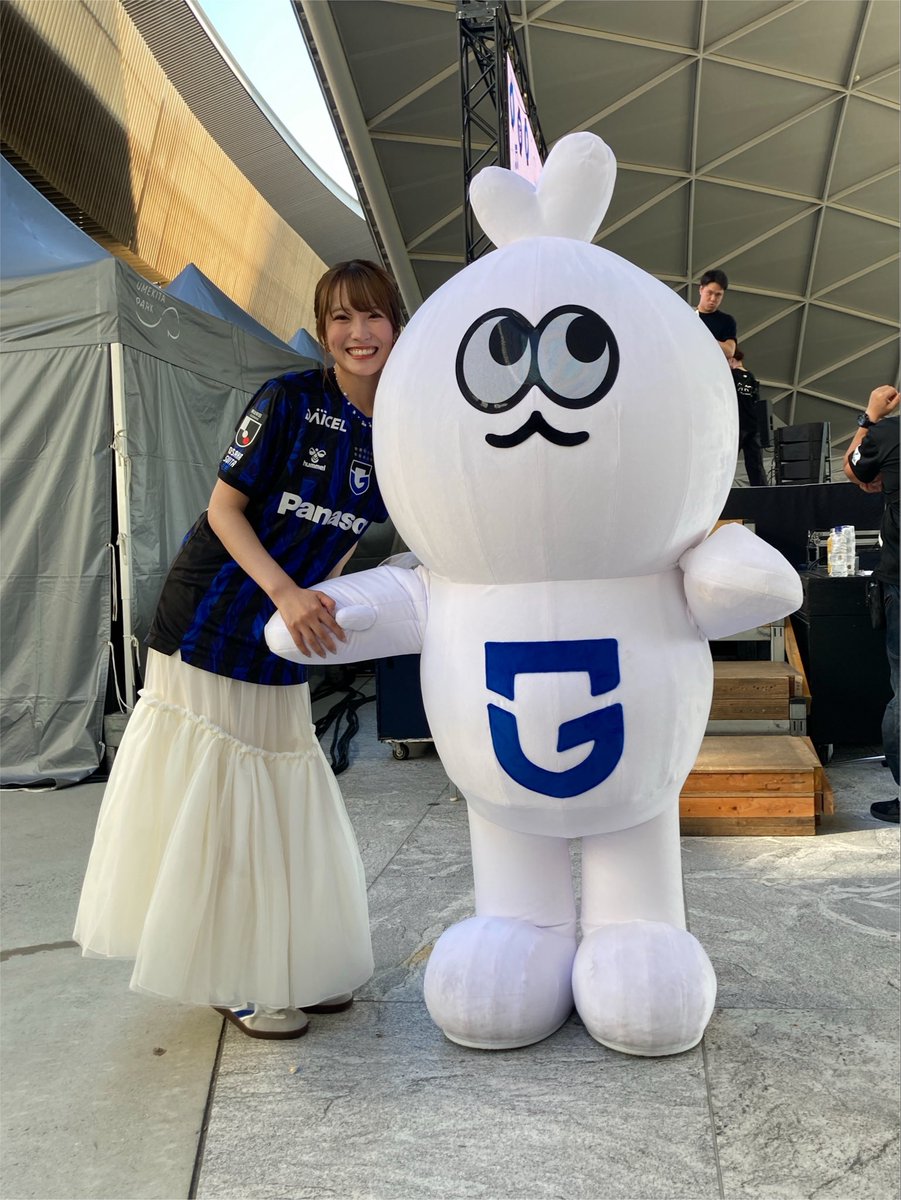 GAMBA_OFFICIAL's tweet photo. こじりんと #ハーチモ のツーショット📸

#ガンバ大阪 #GAMBAOSAKA https://t.co/nyrRaNpbmn