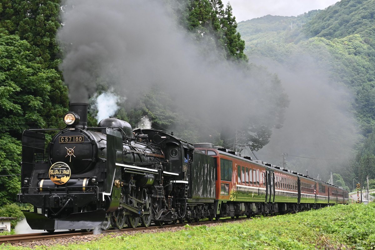 9266d344's tweet photo. 2026/7/25

①8226/C57 180＋12系
②〃
③回9733M/E657系カツK7編成

SLばんえつ物語
新潟車両ベース送込 回送 https://t.co/QRYN194Wrt