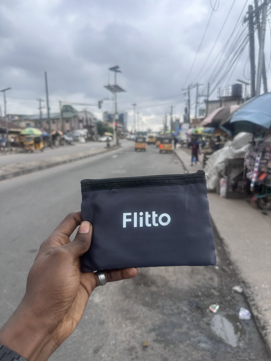 LilsamzyCM's tweet photo. Flitto on the street of Lagos, Nigeria 🇳🇬 

@Flitto_Inc https://t.co/XSKIJDE81u