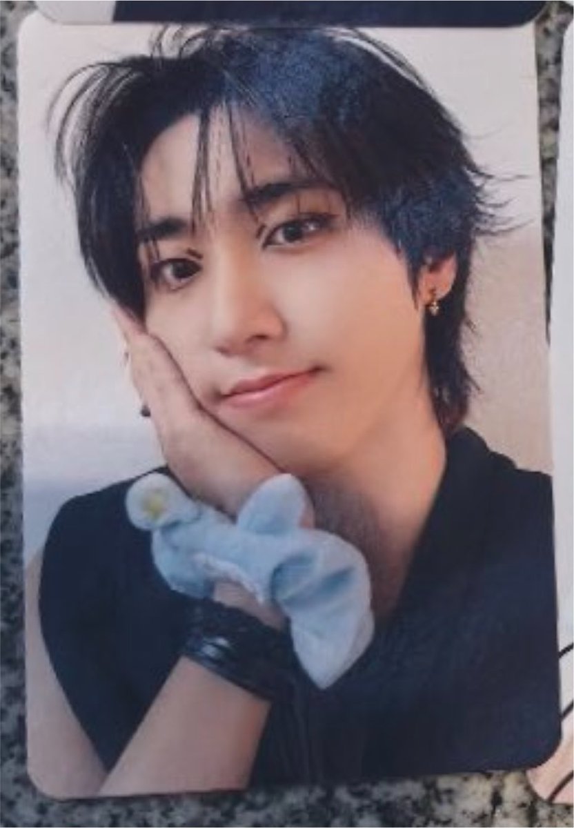 hansoftbot's tweet photo. han’s day 1 attendance photocard preview! https://t.co/XbejP6o7yD