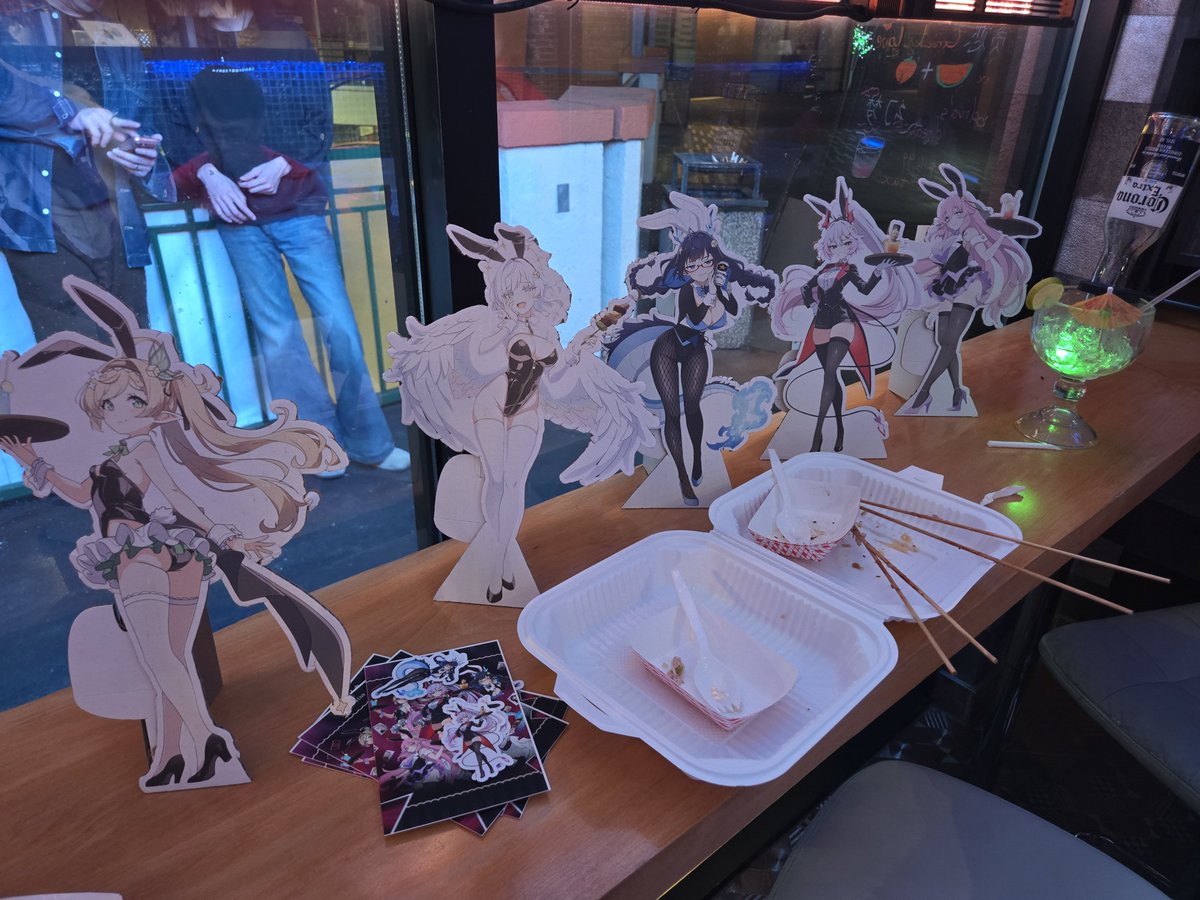 Baconatoreater's tweet photo. Had a chance to go to the Ark Karaoke Bar collab with Takara Live today! Got as much of the food and drink along with getting the freebies. Unfortunately no rooms available for Karaoke so that didn't happen 😔. Prismia Love! 💚🤍💙❤️🩷 #TakaraLive #Prismia https://t.co/OdRySDsoc6