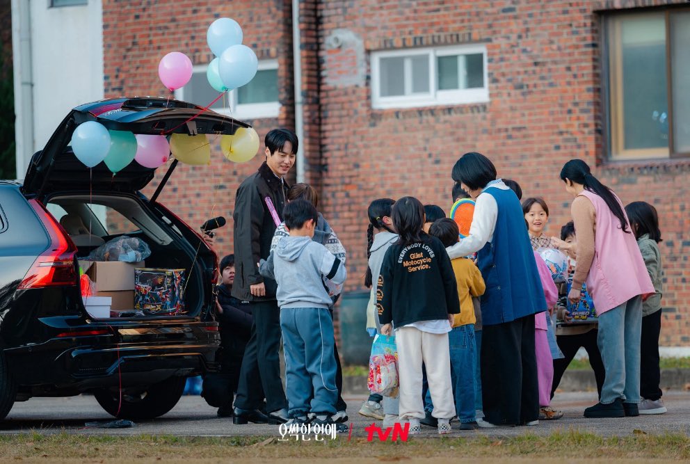 YSEJONGY's tweet photo. Maen bareng adik2. Masih keliatan hyung kan? Bukan ahjussi https://t.co/LY27uCYFby