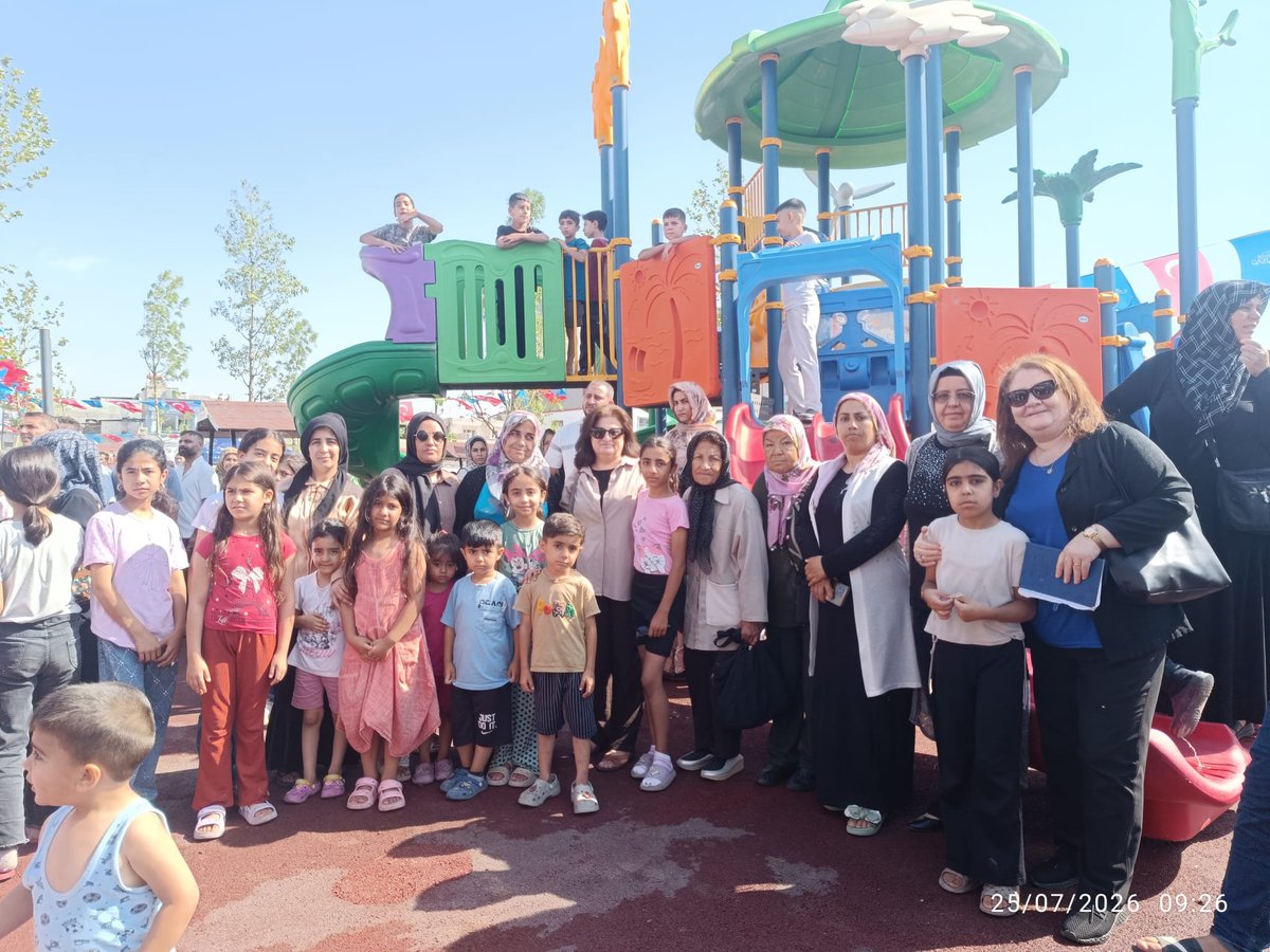 Demir_Betul27's tweet photo. GAZİANTEP KENT POLİTİKALARI AİLE MECLİSİ olarak FIRAT MAHALLESİ park açılışına katılım sağladık. 
@FatmaSahin 
@av_hasanteke27 
@zehraunal27 https://t.co/F4UXqEkN0N