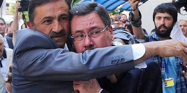 kirpiloji's tweet photo. @06melihgokcek başkanın böyle kadınlara had bildirme konusunda Allah vergisi bir yeteneğini var. Zamanında da Fetullah a karşı göğsünü siper etmiş ve büyük cesaret göstererek yine bir kadına, rahmetli Defne Joya had bildirmişti. çok cesurdur başkan bu konularda https://t.co/ThvB41gNcy