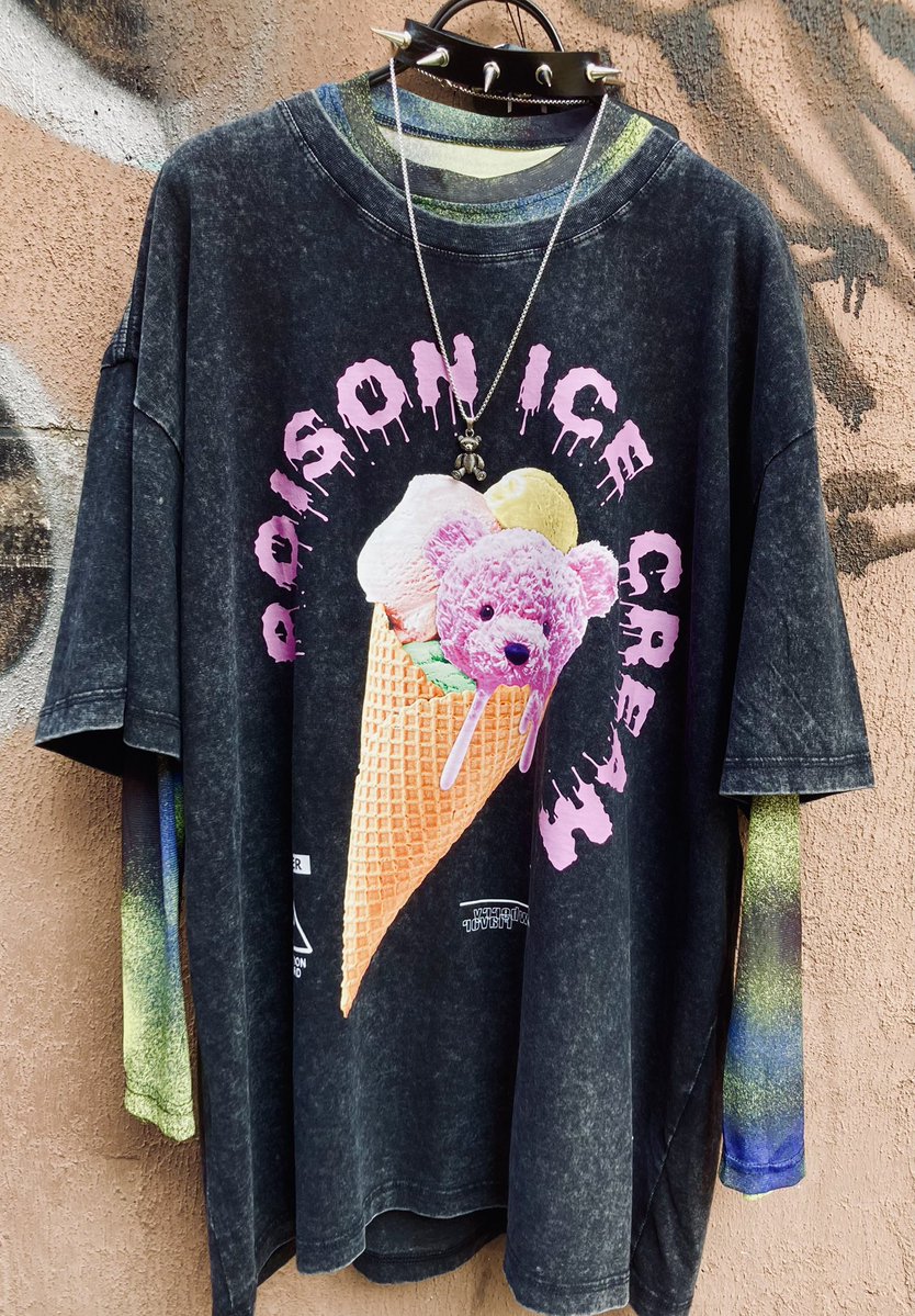 uvcss_junkside's tweet photo. ピグメントTシャツシリーズに久々登場❣️

アイスなくまちゃん入荷しました🐻🍦✨
可愛くって涼やかな柄だけど毒仕様🫶💜

柔らか素材のピグメントTシャツは、風合いもオシャレ+ゆったり着れてシルエットも合わせやすいのでお勧めですっ💪💕

#アキバの洋服屋 #ジャンクサイド #秋葉原 #東京裏側 https://t.co/e4IEUuOqCg