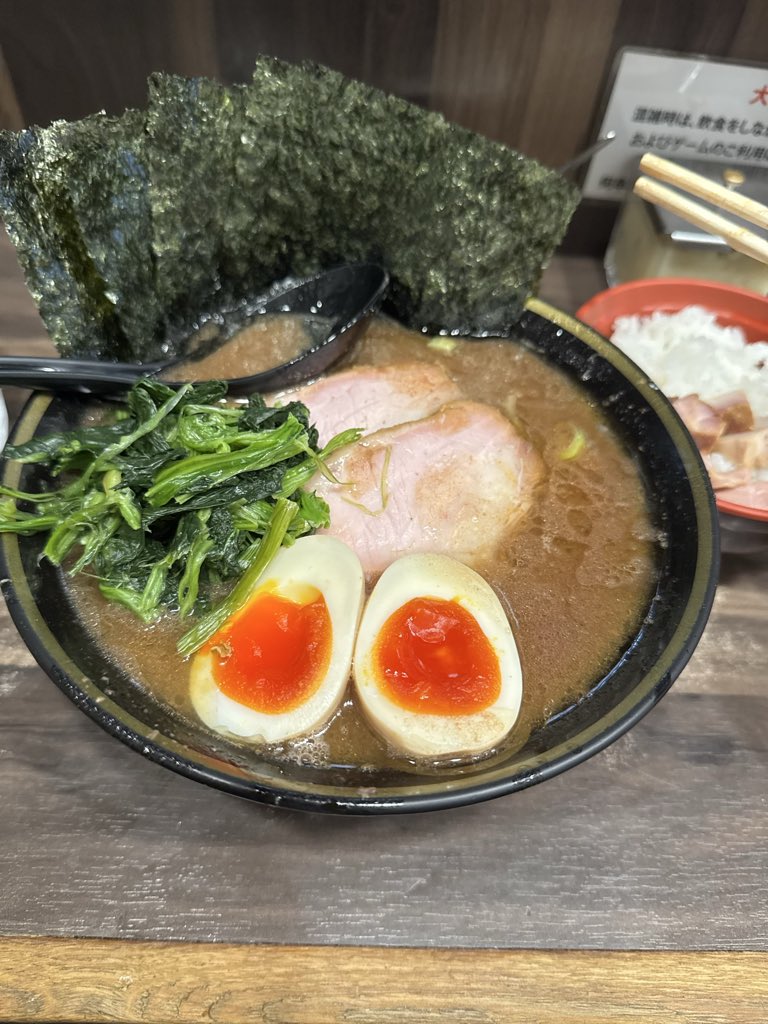 YaguloGame's tweet photo. 神田ラーメンわいず美味すぎた https://t.co/nmr7HVvFwu