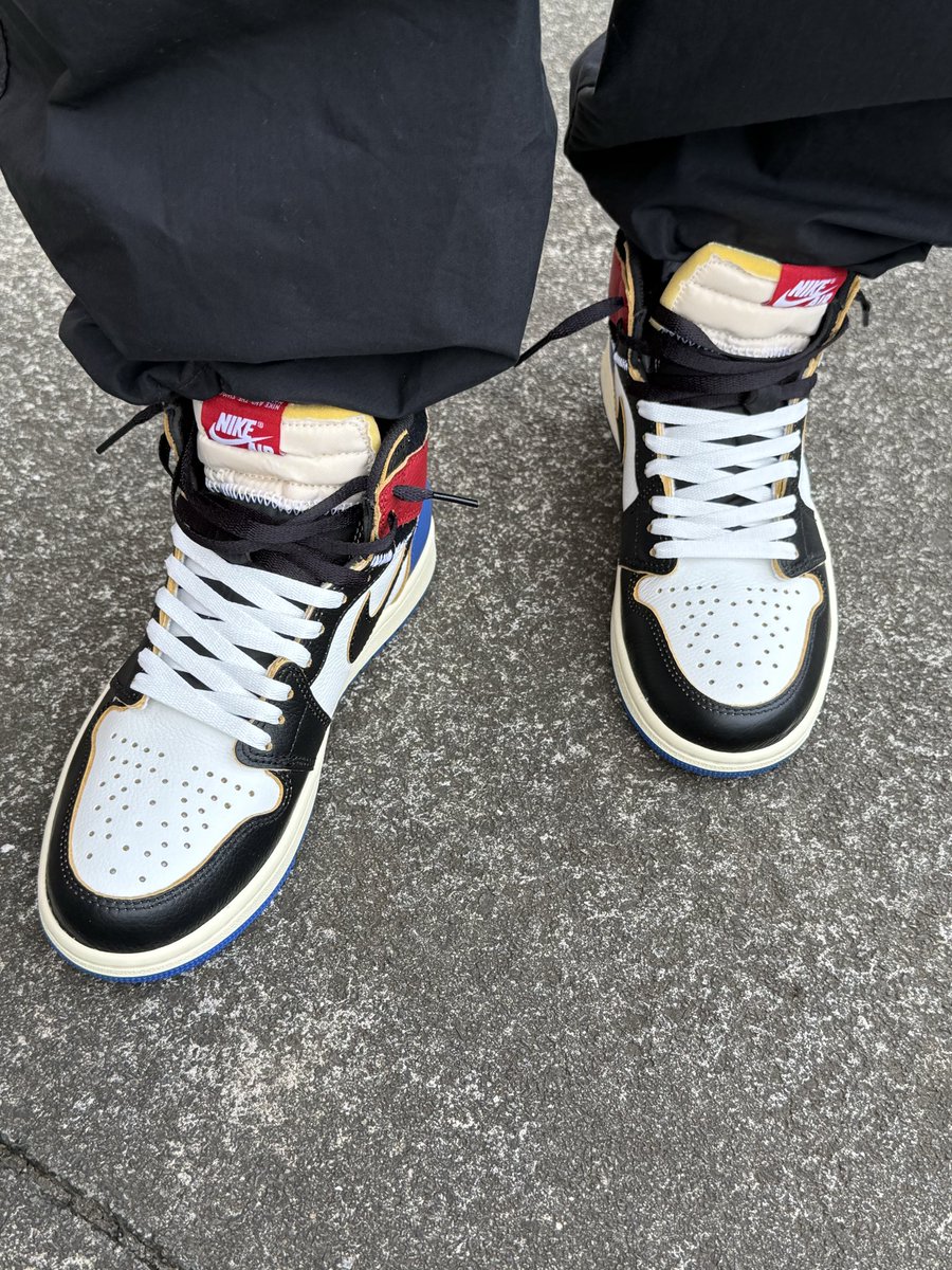 sleepwalking_a1's tweet photo. fragment × UNION × AJ1
こいつマブイよなぁ〜✨
コレ好きだわ〜☺️
fragment design 最高かよ❗️ https://t.co/QqAfWIRsbT