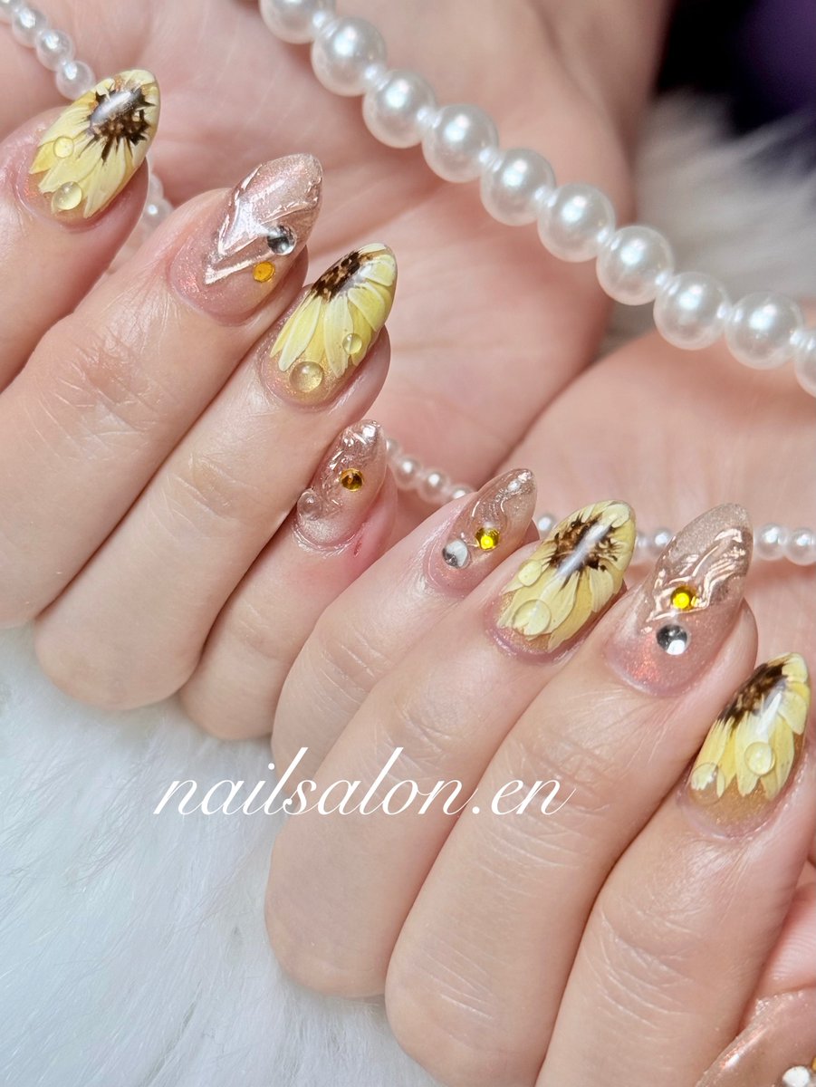nailsalon_en's tweet photo. #向日葵ネイル #ひまわりネイル 

💙･:* .🫧.: 💙 ･:* .🫧.: 💙･:* .🫧.: ･♡:

【1ヶ月の心のお守りになるようなネイルをご提供🫶🏻❤️‍🔥】

お客様もその先の方の縁を大切に。ネイ...

詳細はこちら↓（ネイルブック）
https://t.co/uDZVEvG2ti https://t.co/HsyJgGt68a