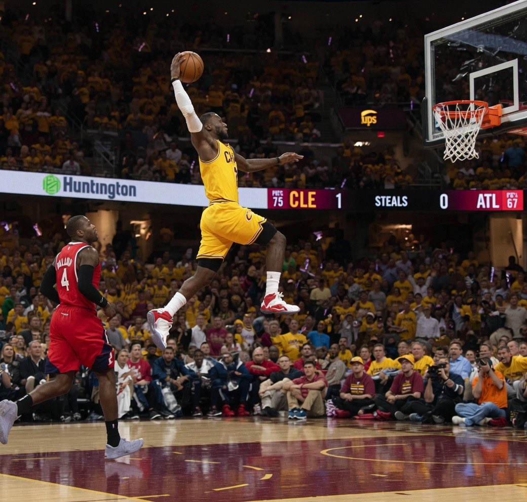 LBJsBest's tweet photo. Nah this LeBron pic is still crazy https://t.co/E4sK2Cq2Vn