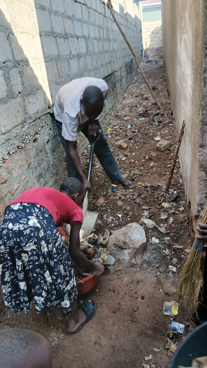 namayingo's tweet photo. We joined the National Cleaning Exercise, reaffirming our commitment to a clean and healthy environment. Every last Saturday of the month is National Cleaning Day, as designated by @GovUganda. Together, let's keep Uganda clean. #NationalCleaningDay #KeepUgandaClean https://t.co/6uyRrAfFB8