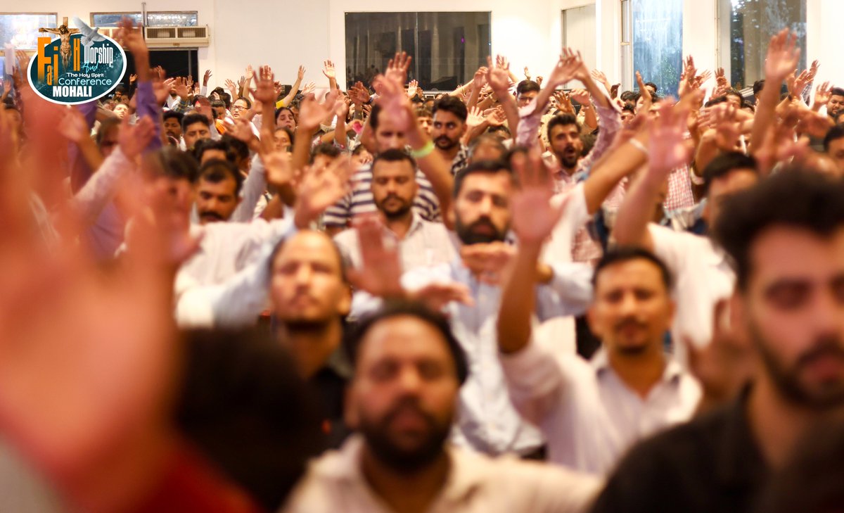 PastorAmrit's tweet photo. 📷𝐅𝐀𝐈𝐓𝐇, 𝐖𝐎𝐑𝐒𝐇𝐈𝐏, 𝐀𝐍𝐃 𝐓𝐇𝐄 𝐇𝐎𝐋𝐘 𝐒𝐏𝐈𝐑𝐈𝐓 𝐂𝐎𝐍𝐅𝐄𝐑𝐄𝐍𝐂𝐄 𝐈𝐍 𝐌𝐎𝐇𝐀𝐋𝐈 | 𝟐𝟐-𝟎𝟕-𝟐𝟎𝟐𝟔 📷
As the Man of God led the congregation in worship and prayer, the room was filled with an atmosphere of faith, unity, and expectation. https://t.co/QMHUAPnHAO